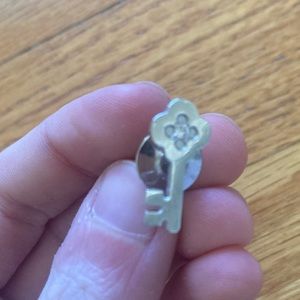 .925 Sterling Silver Key Pin